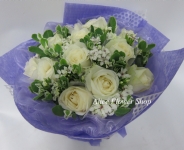 白玫瑰12朵圓形花束