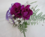 紫色母親康乃馨胸花
