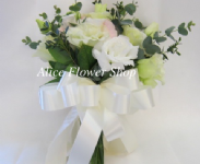 Natural bridal bouquet